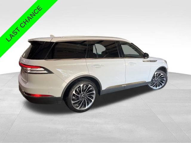 Used 2023 Lincoln Aviator Reserve w/ Equipment Group 201A AWD/4WD image 6