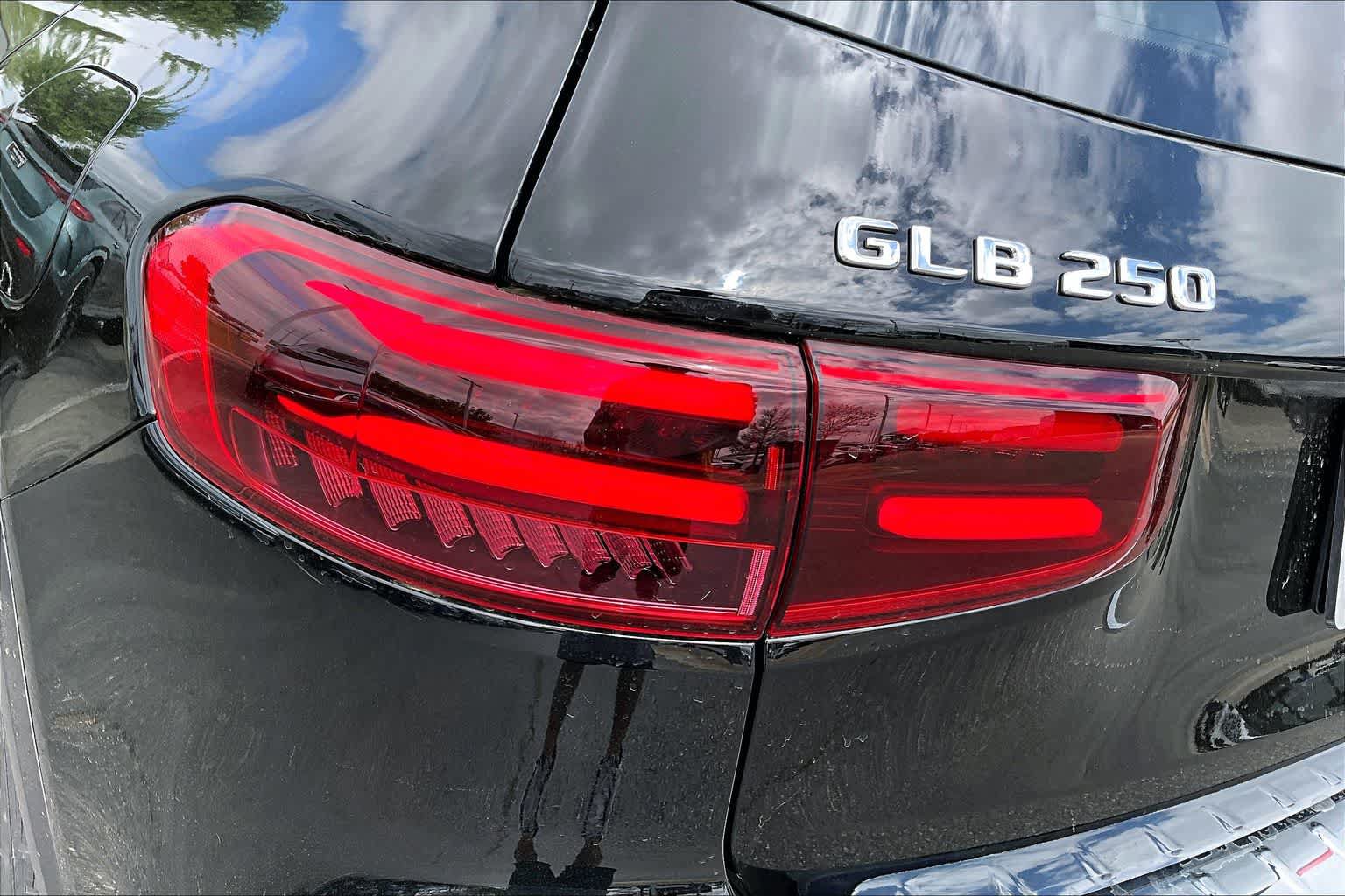 New 2026 Mercedes-Benz GLB 250 image 6