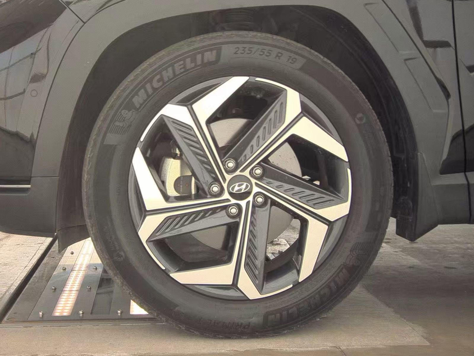 Used 2022 Hyundai Tucson Limited FWD image 11