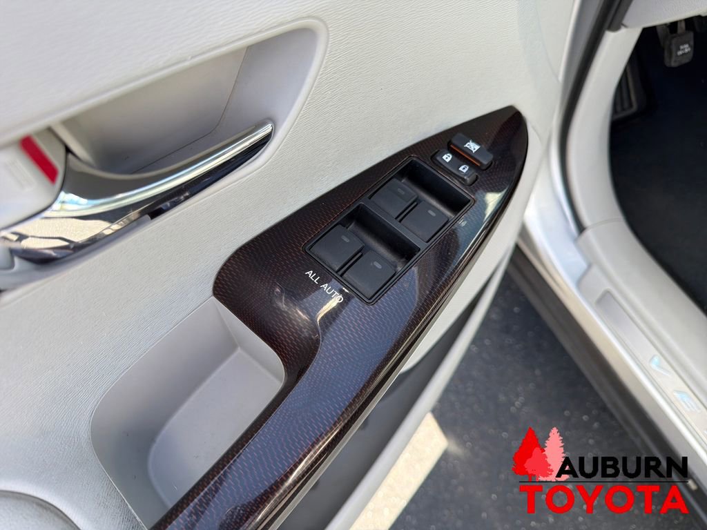 Used 2010 Toyota Venza AWD image 10