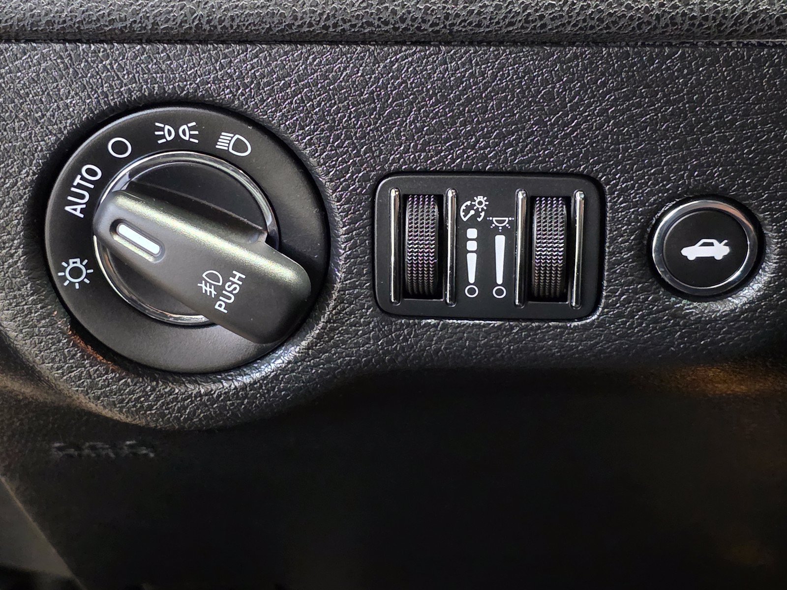 Used 2015 Chrysler 300 S RWD image 32