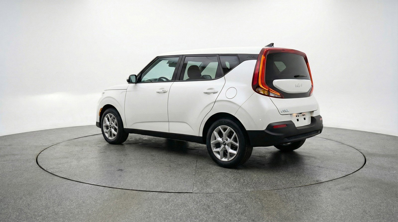 Used 2025 Kia Soul LX w/ LX Technology Package image 6