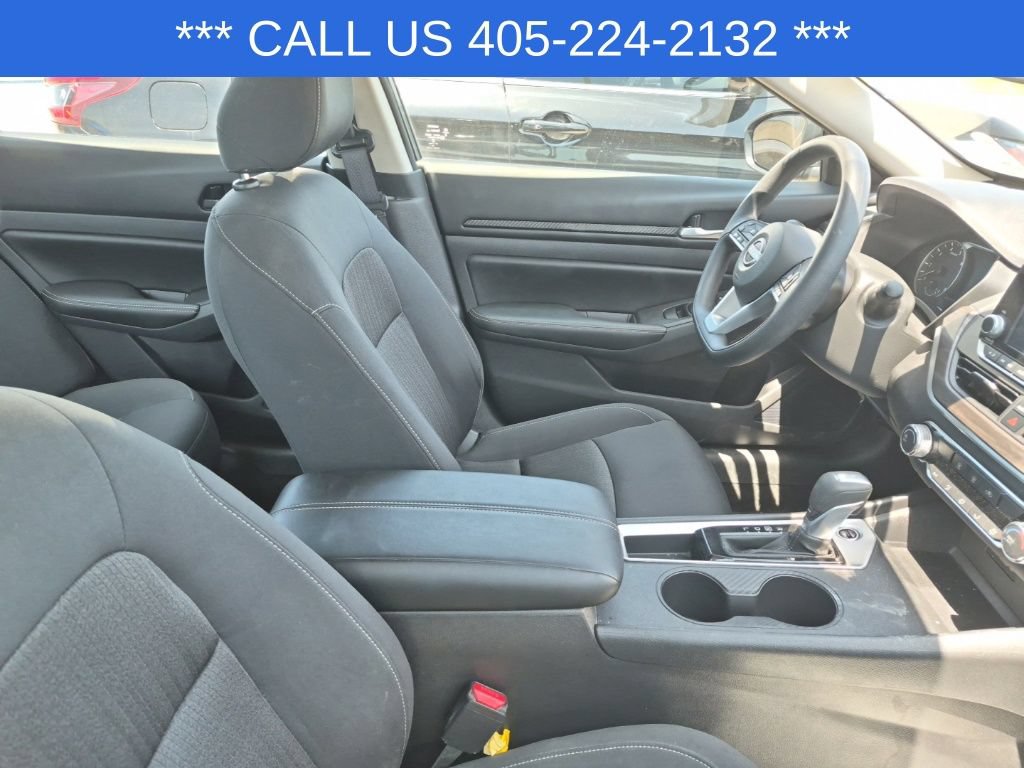 Used 2025 Nissan Altima 2.5 SV FWD image 25