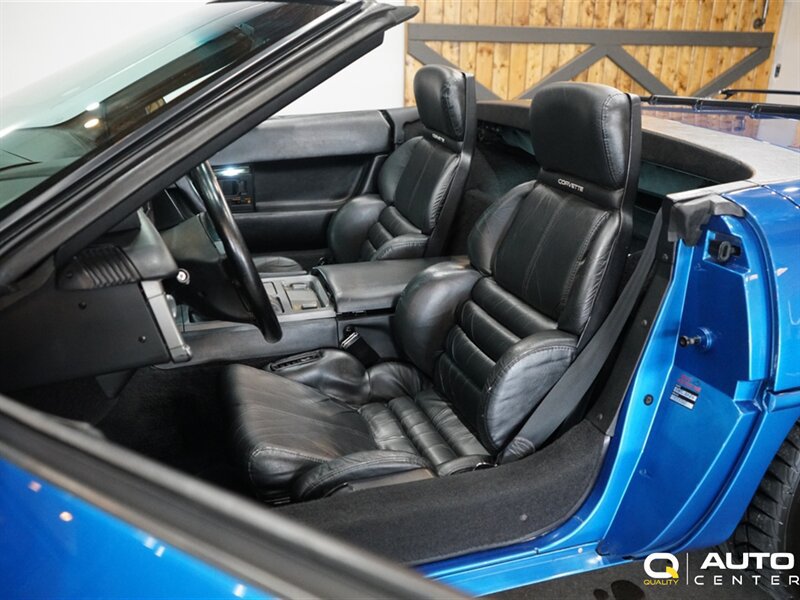 Used 1991 Chevrolet Corvette Convertible RWD image 19