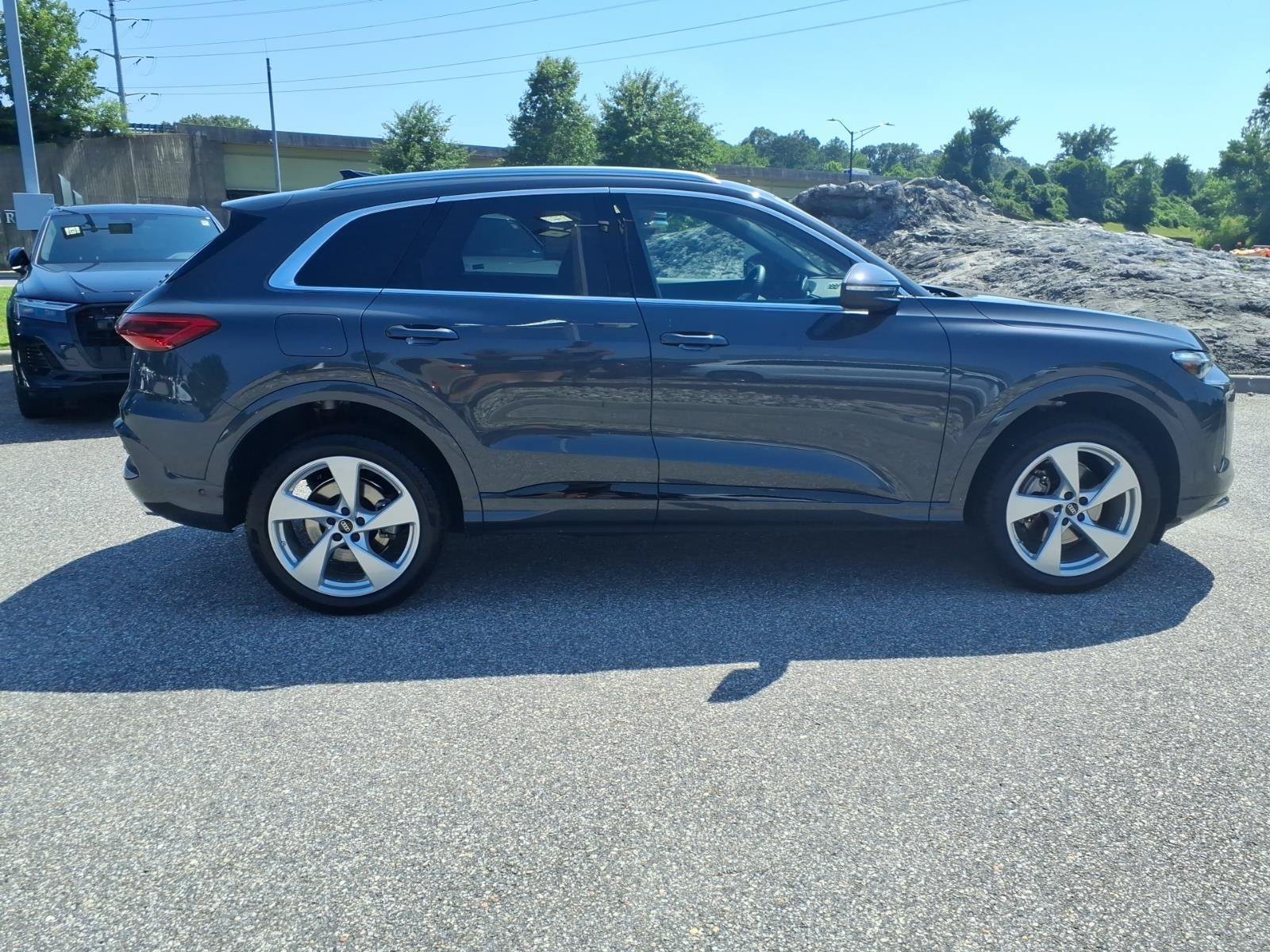 Certified 2025 Audi Q5 Premium w/ Premium Plus AWD/4WD image 5
