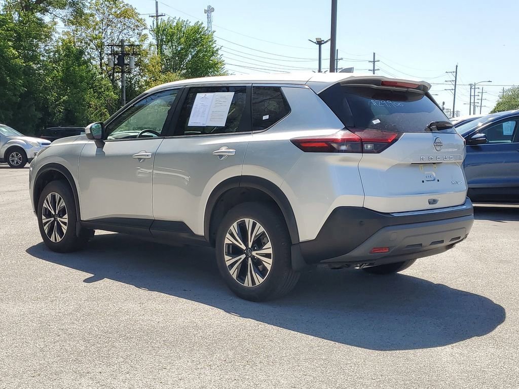 Used 2023 Nissan Rogue SV AWD/4WD image 3