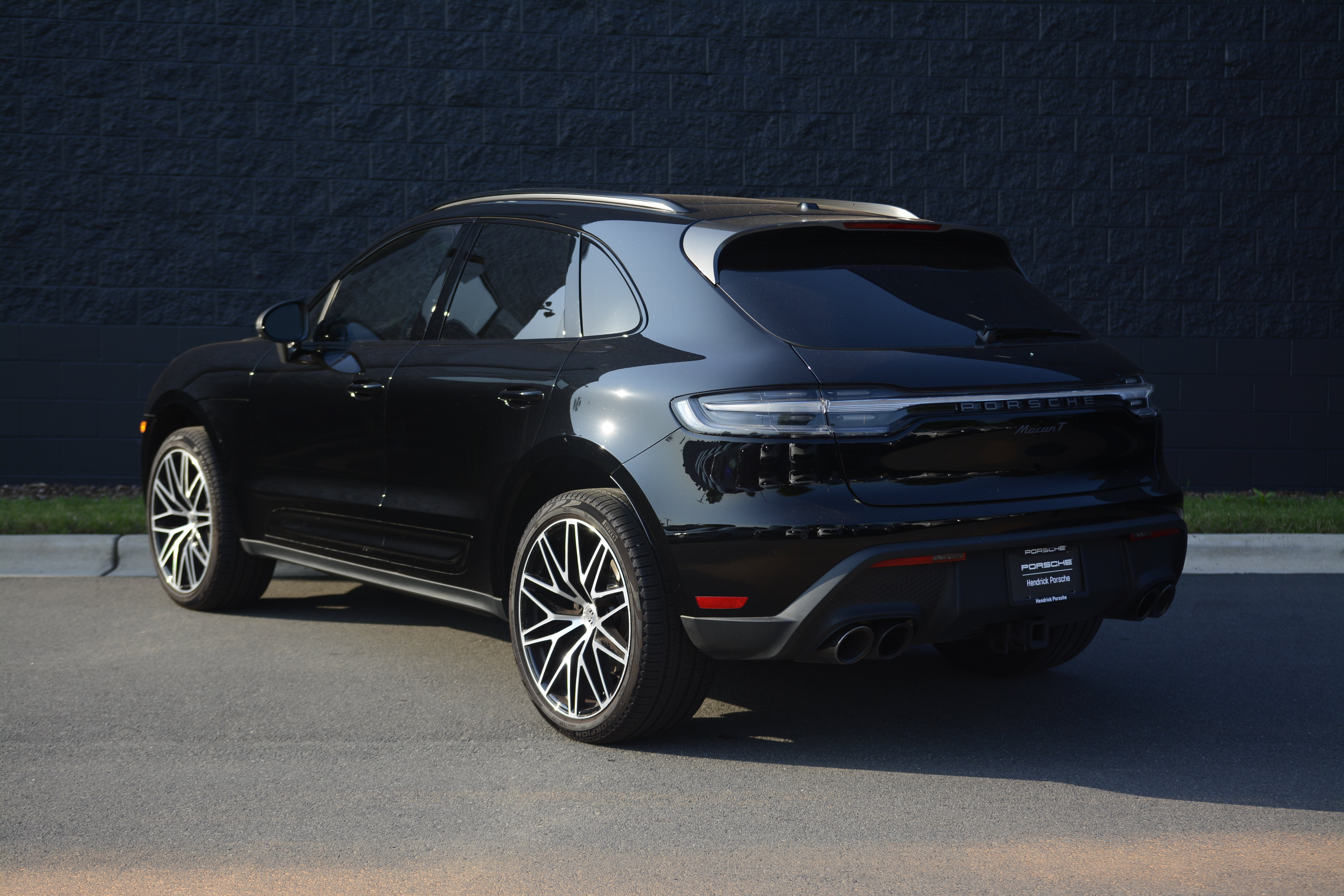 Certified 2026 Porsche Macan Turbo AWD/4WD image 3