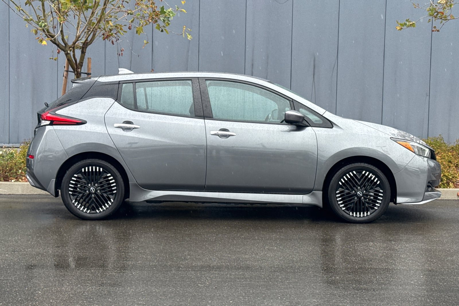 Used 2025 Nissan Leaf SV Plus FWD image 3
