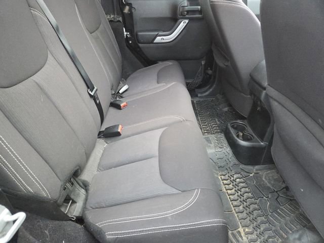 Used 2013 Jeep Wrangler Unlimited Sahara image 24