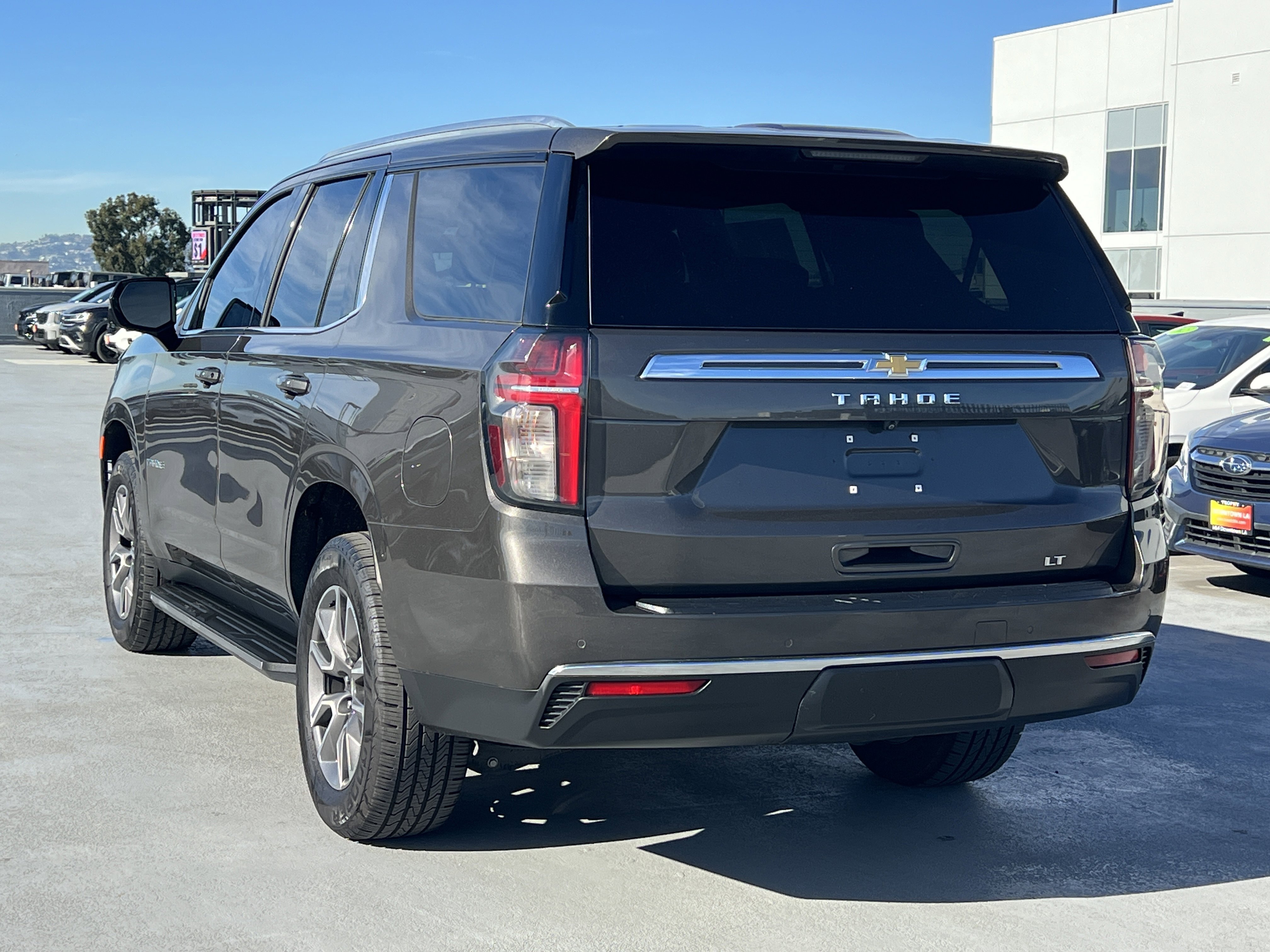 Used 2021 Chevrolet Tahoe LT w/ LT Signature Package image 4