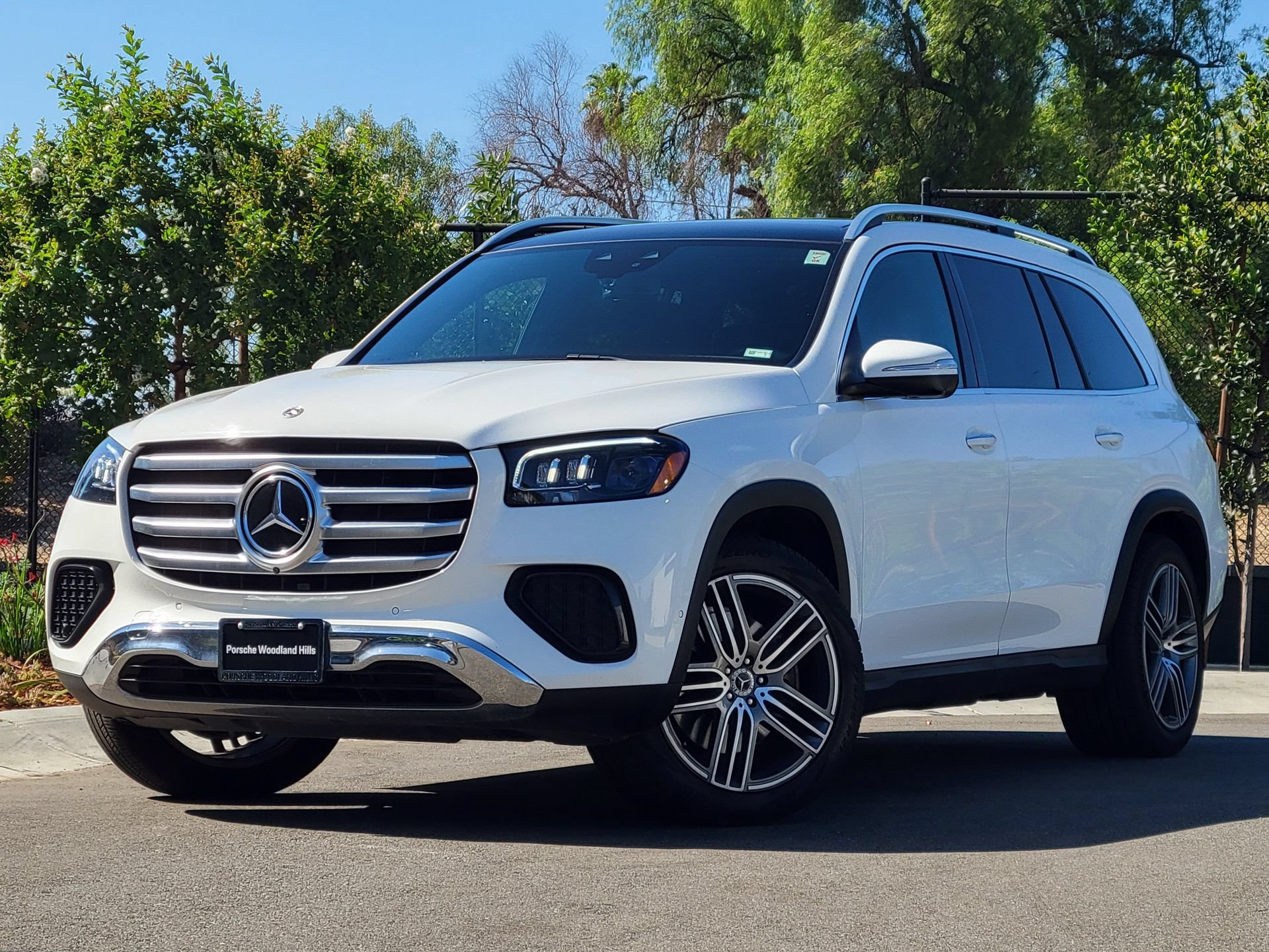 Used 2024 Mercedes-Benz GLS 450 4MATIC image 1