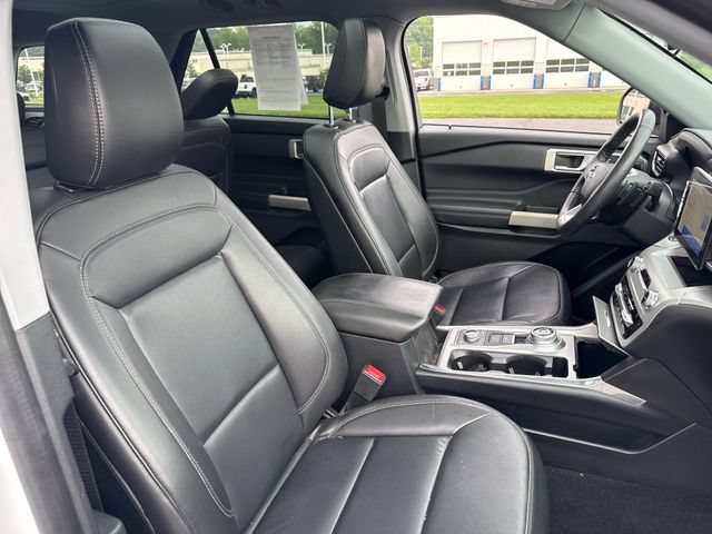 Used 2020 Ford Explorer XLT w/ Equipment Group 202A AWD/4WD image 13