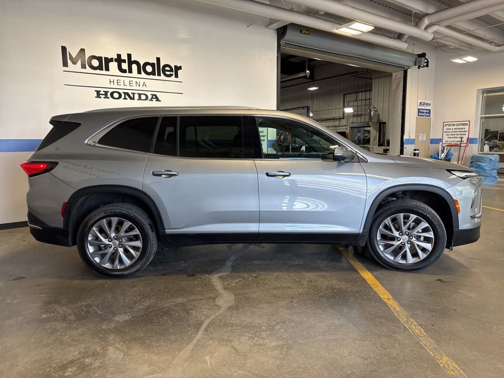 Used 2025 Buick Enclave Preferred AWD/4WD image 4