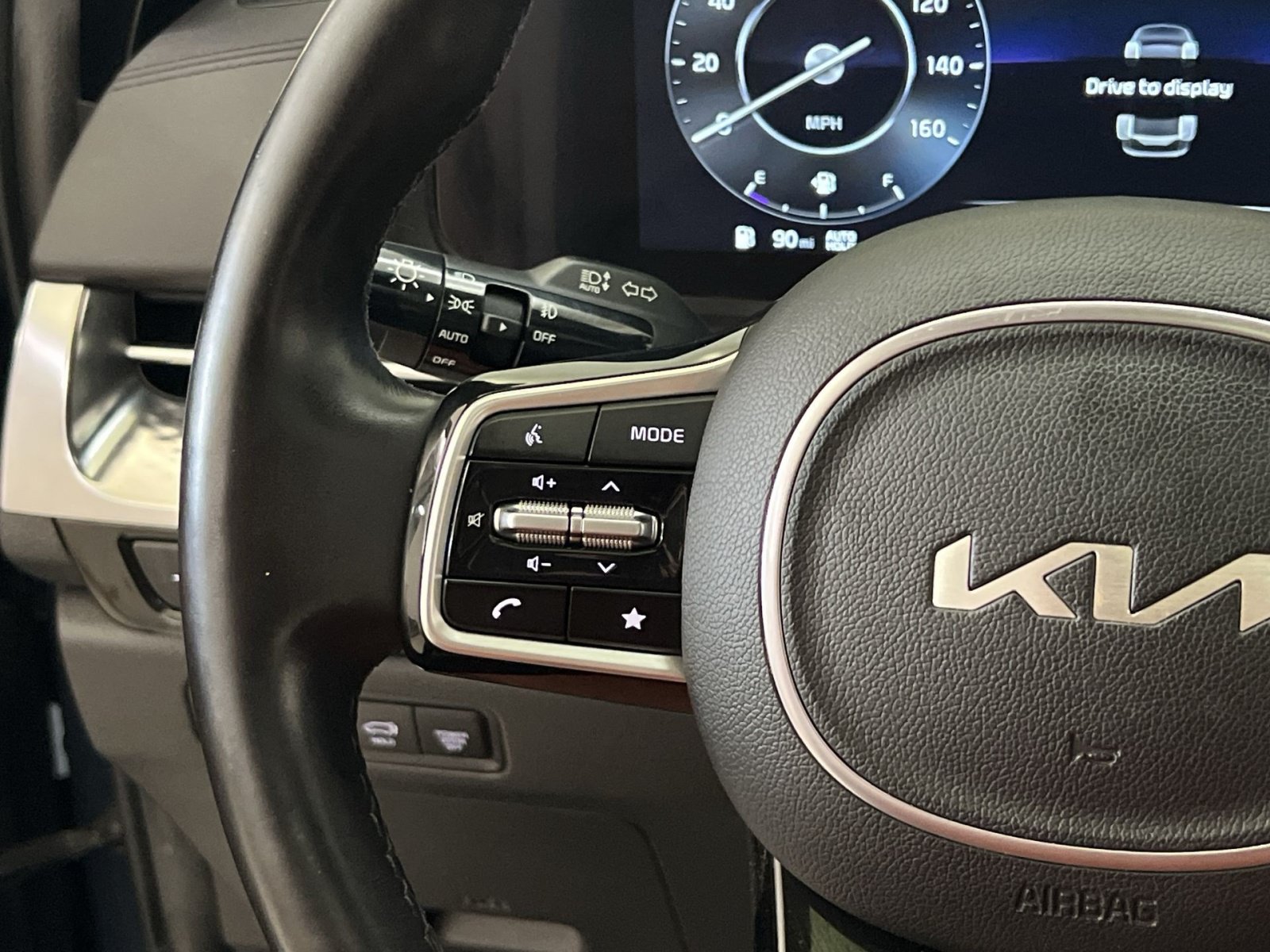 Used 2024 Kia Carnival SX Prestige FWD image 35