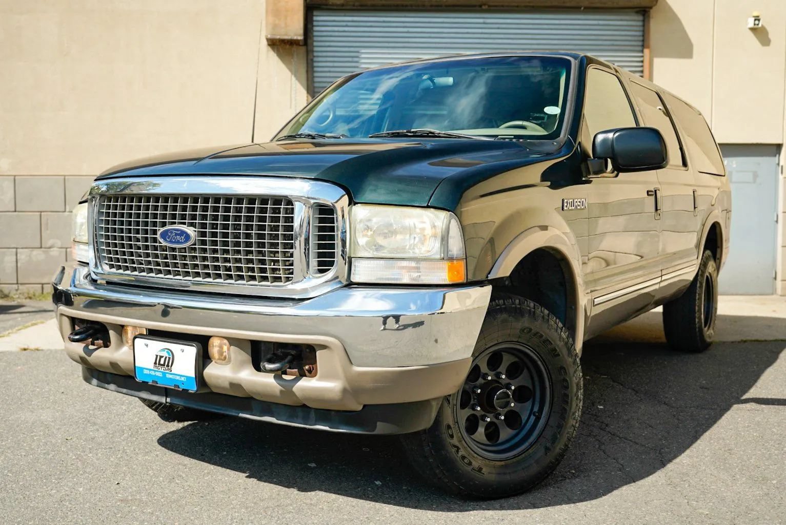 Used 2002 Ford Excursion Limited AWD/4WD image 1