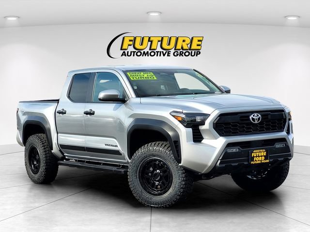 Used 2024 Toyota Tacoma TRD Off-Road w/ TRD Off Road Upgrade Package AWD/4WD image 1