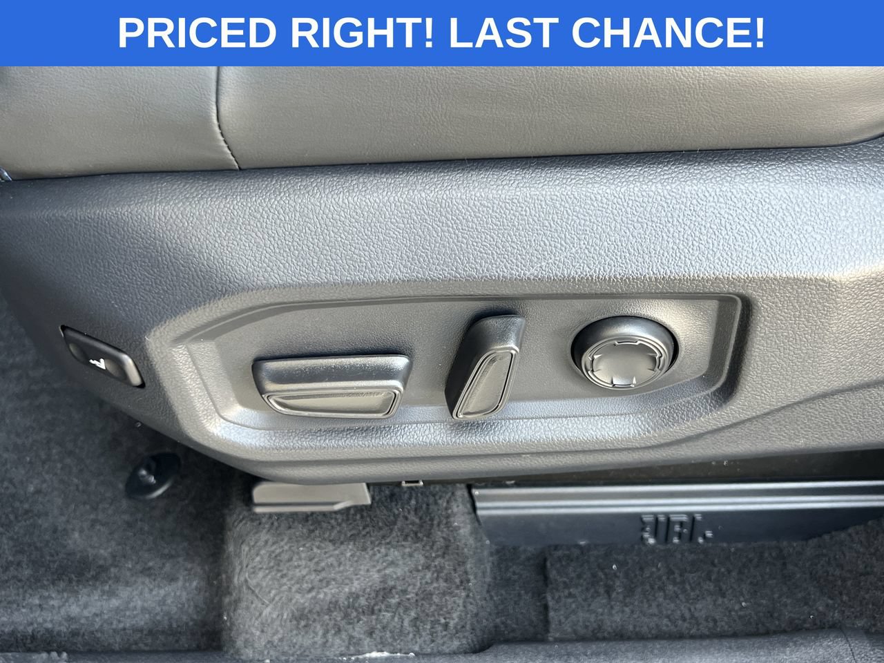 Used 2025 Toyota Sequoia Platinum AWD/4WD image 26