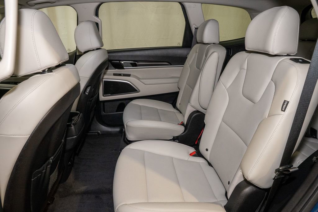 Used 2024 Kia Telluride S w/ S Sunroof Package image 7