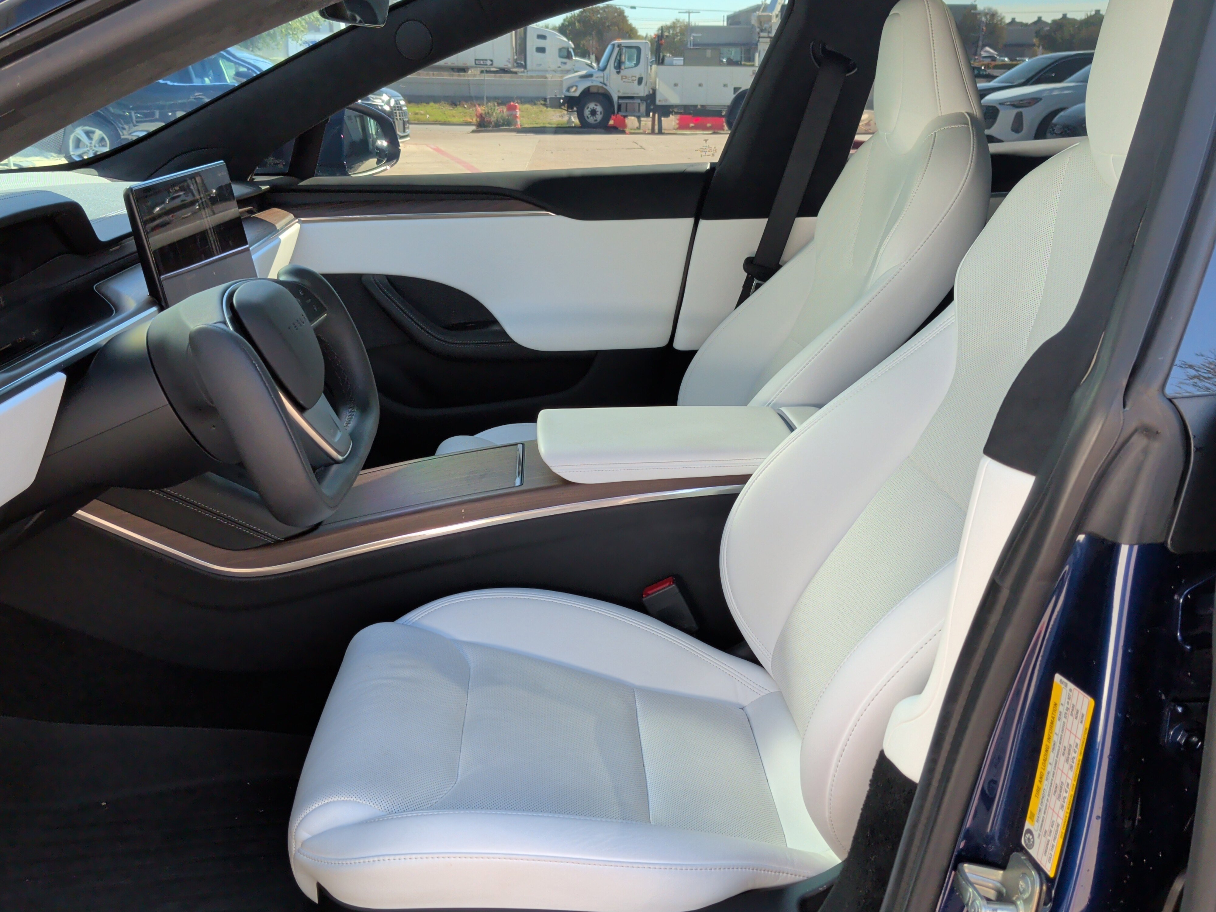 Used 2022 Tesla Model S image 15