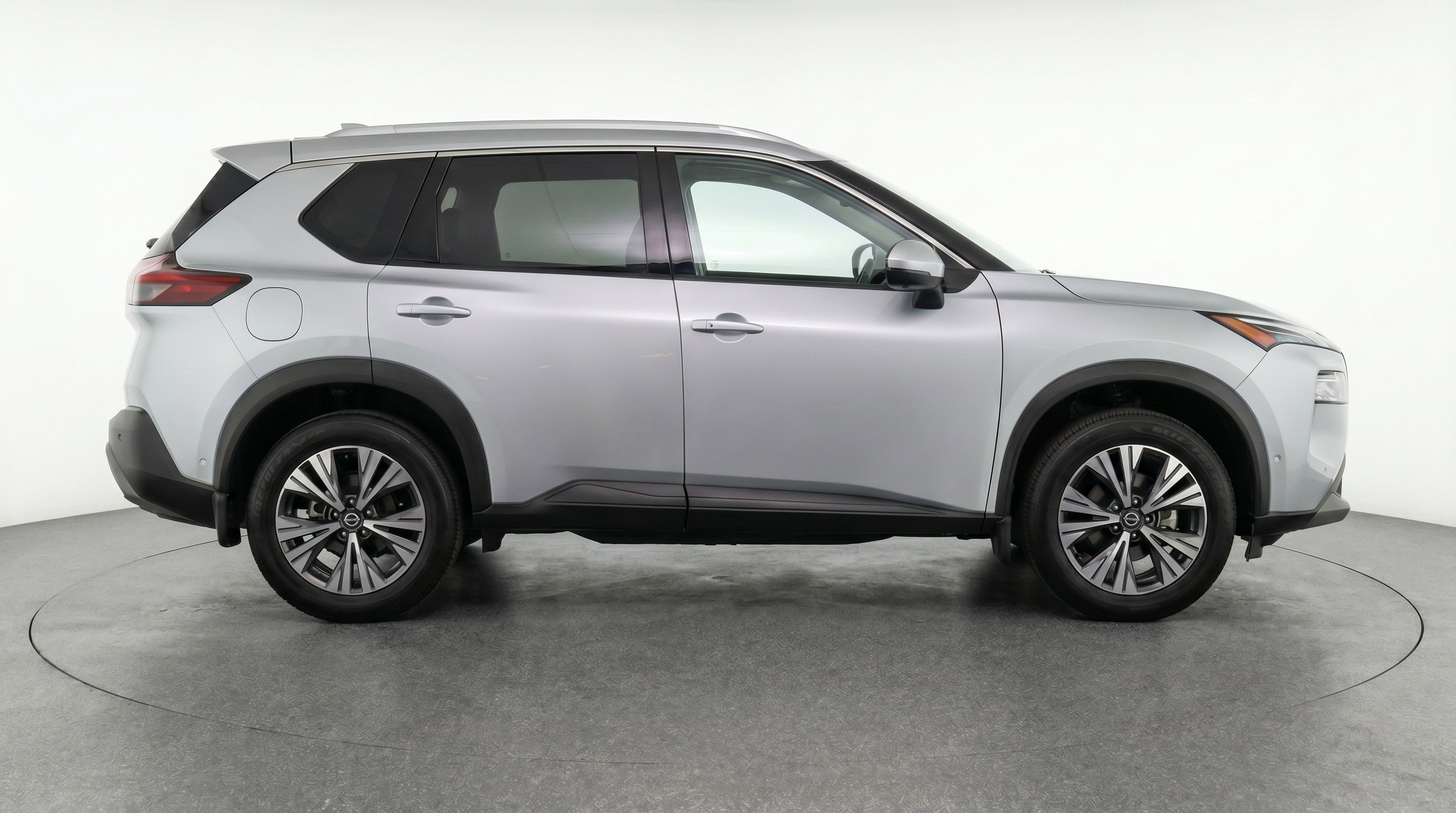 Used 2023 Nissan Rogue SV FWD image 11