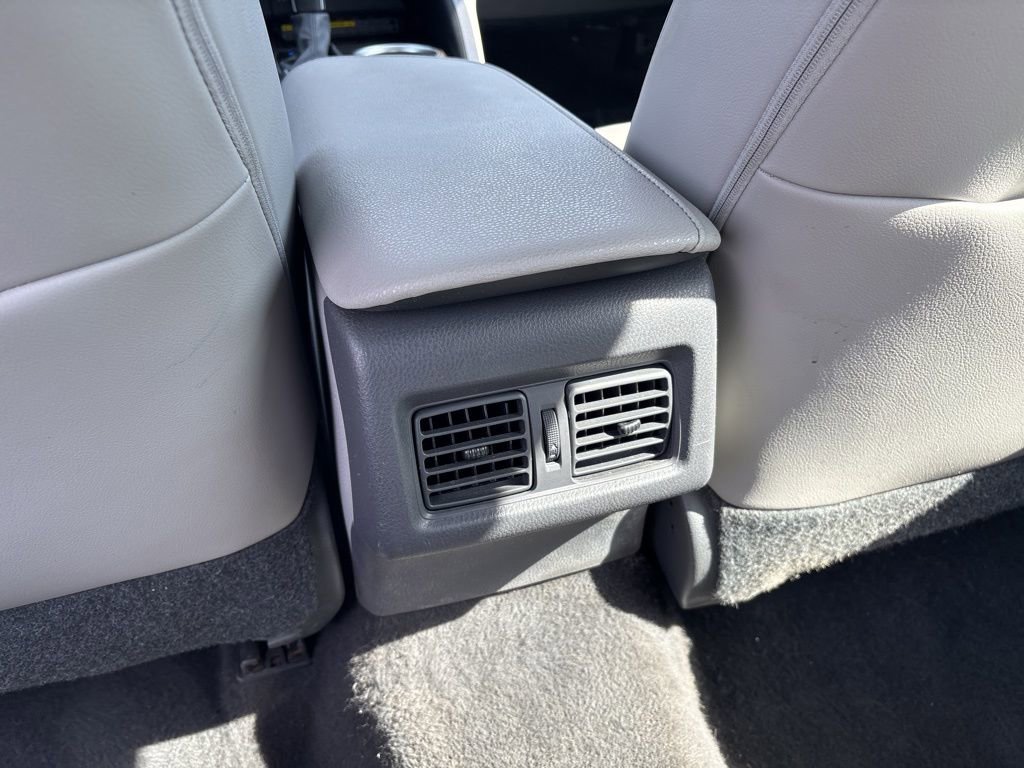 Used 2021 Toyota Camry XLE w/ Cold Weather Package image 23