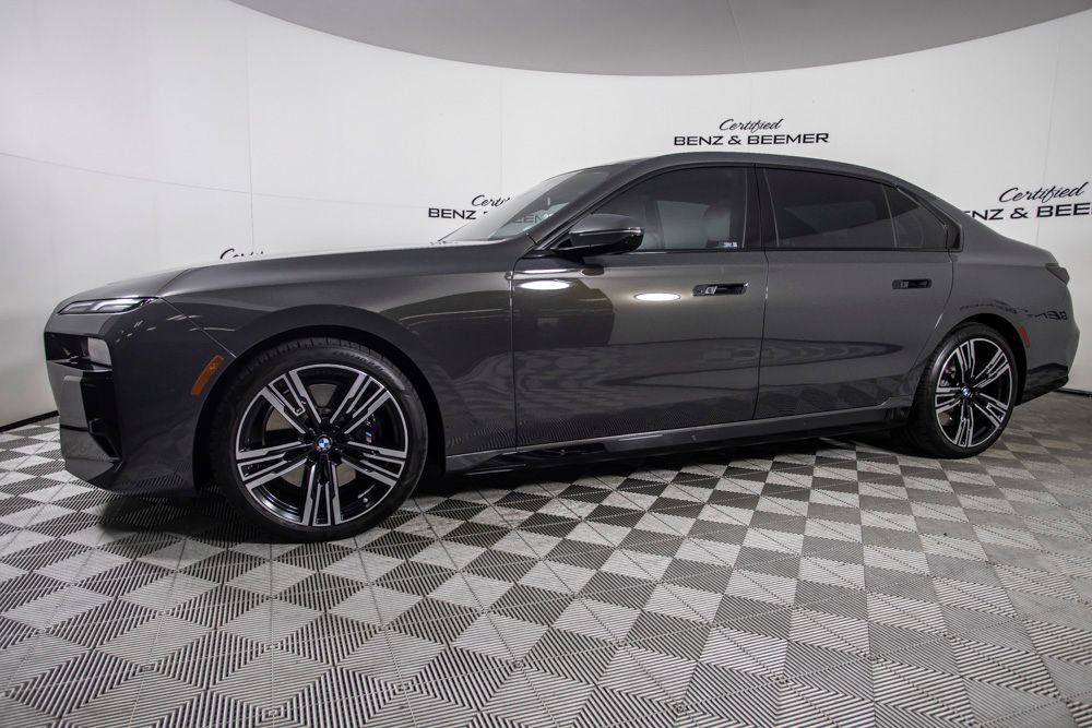 Used 2023 BMW 760i xDrive AWD/4WD image 7
