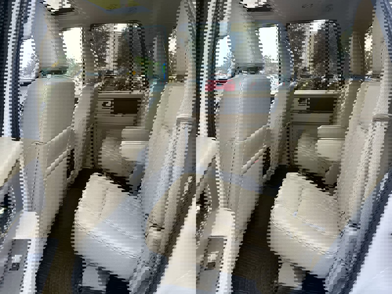 Used 2017 Ford Expedition Limited w/ Equipment Group 301A image 31