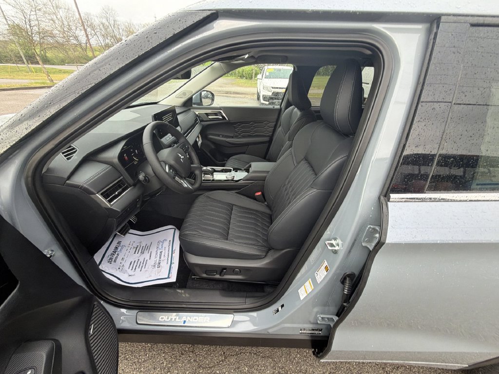 New 2026 Mitsubishi Outlander SEL FWD image 11