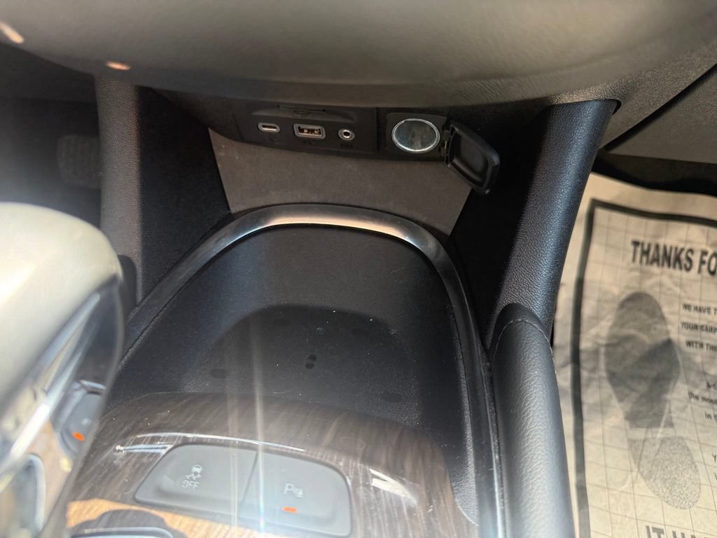 Used 2024 Chevrolet Malibu LT FWD image 25