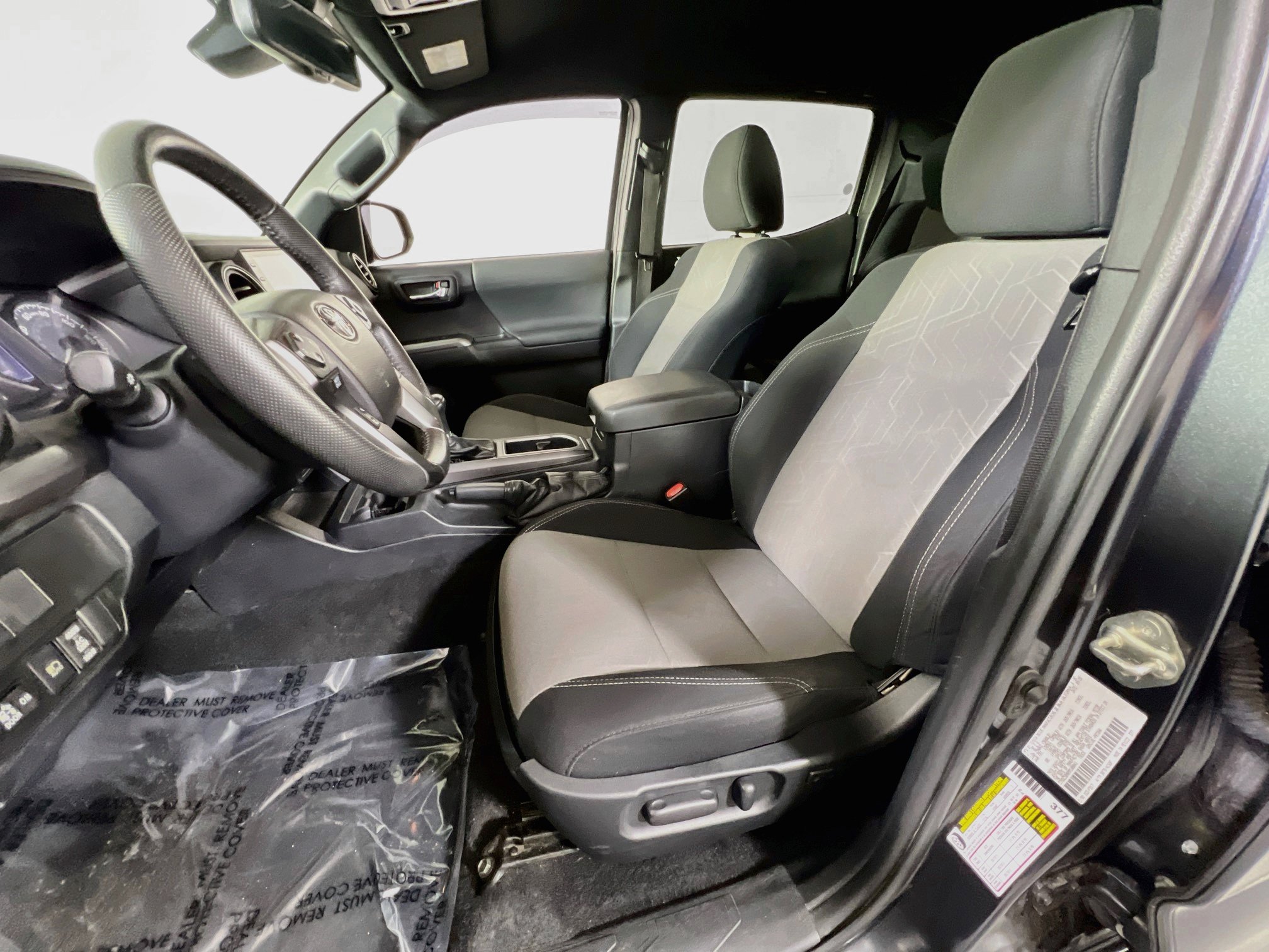 Used 2021 Toyota Tacoma TRD Off-Road AWD/4WD image 19
