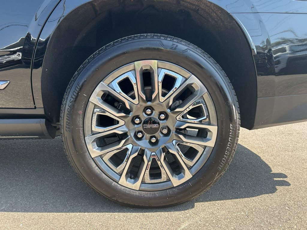 Used 2023 GMC Yukon Denali Ultimate AWD/4WD image 34