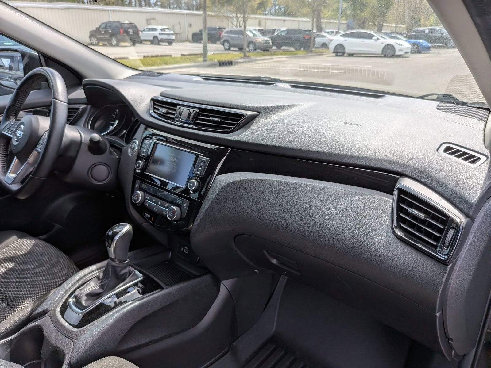 Used 2022 Nissan Rogue Sport SV image 37