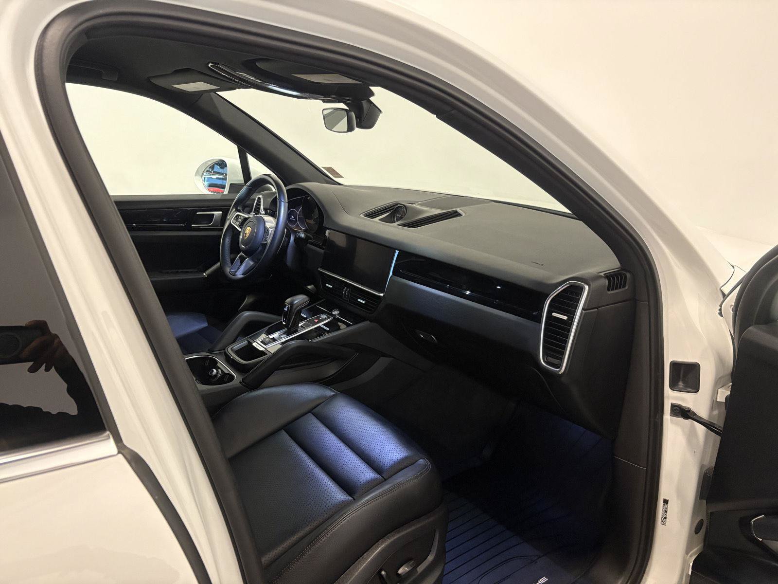 Used 2022 Porsche Cayenne AWD/4WD image 47
