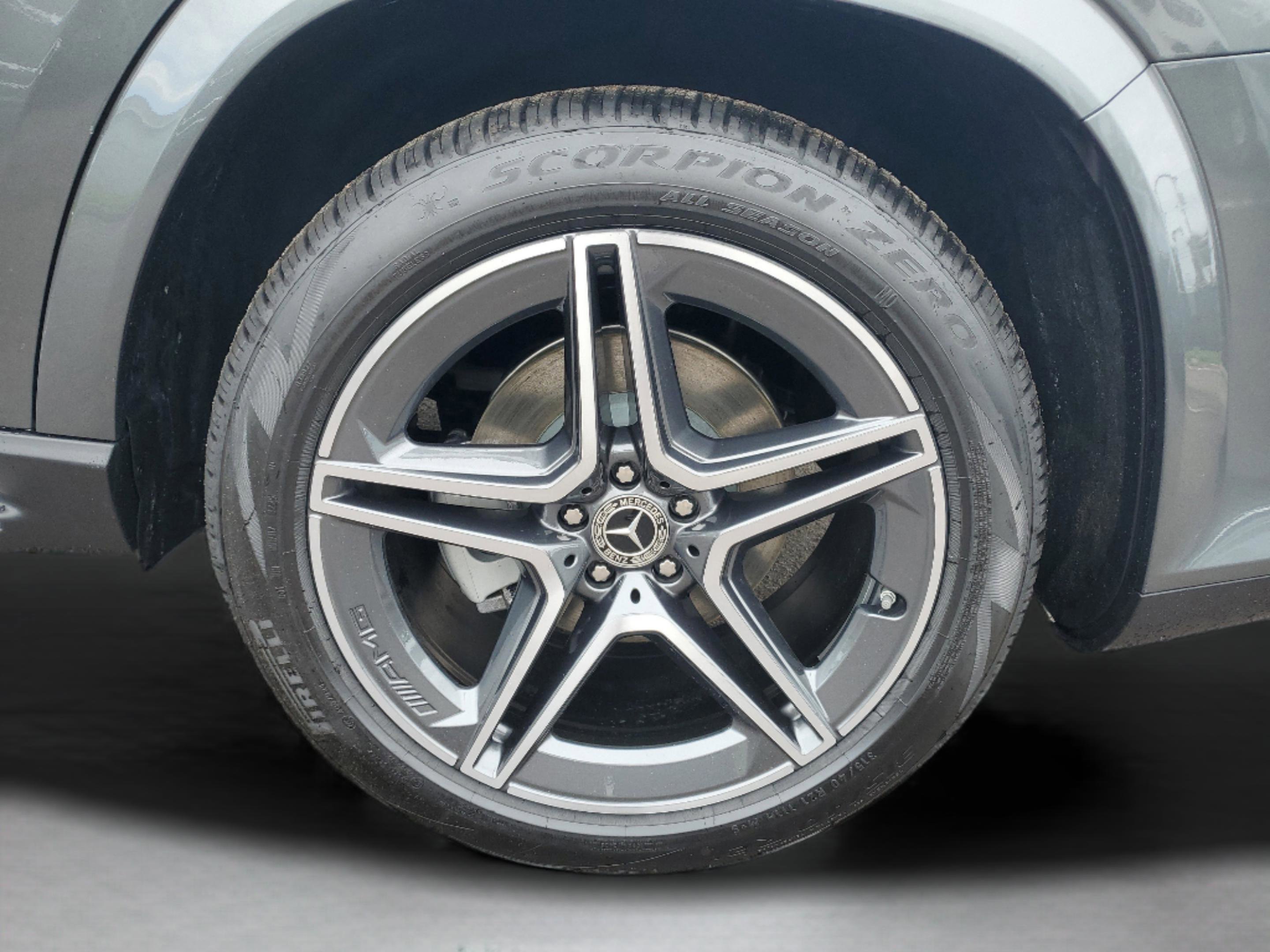 Certified 2026 Mercedes-Benz GLS 450 4MATIC image 40