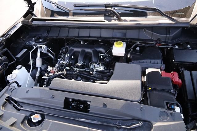 Certified 2025 Nissan Pathfinder SL w/ Black Appearance Package AWD/4WD image 30