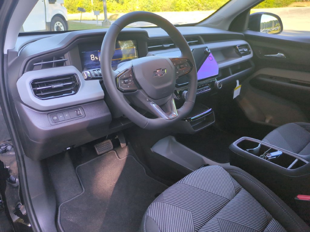 New 2027 Chevrolet Bolt LT w/ Comfort Package FWD image 16
