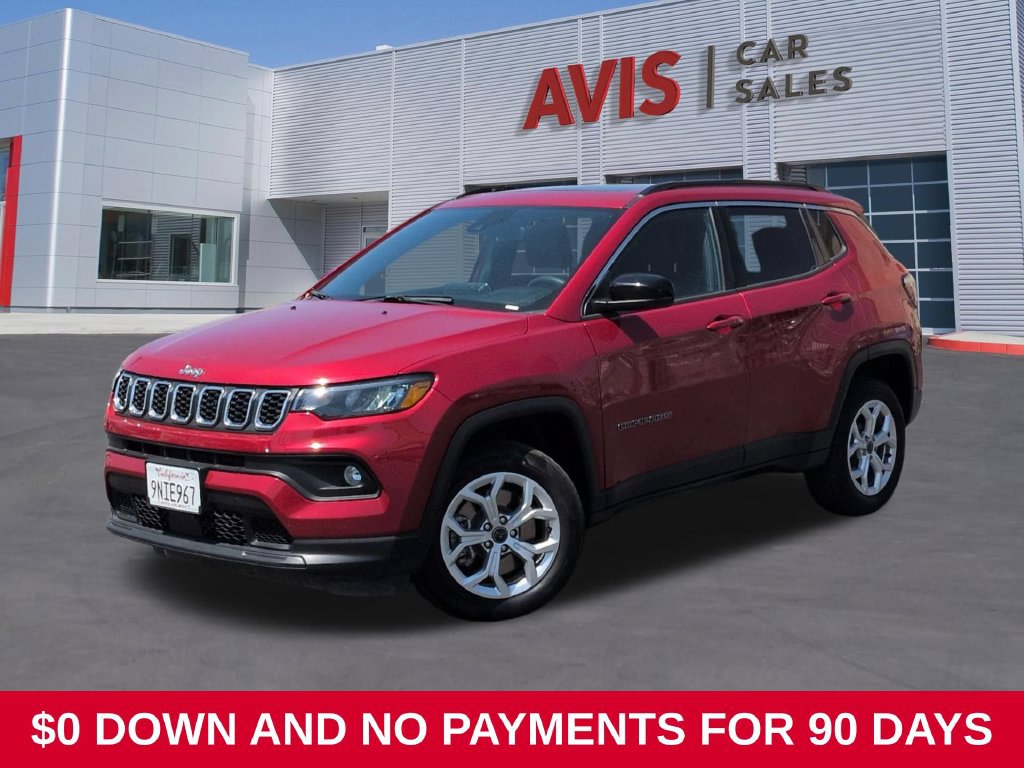 Used 2025 Jeep Compass Latitude w/ Sun & Sound Group AWD/4WD image 1