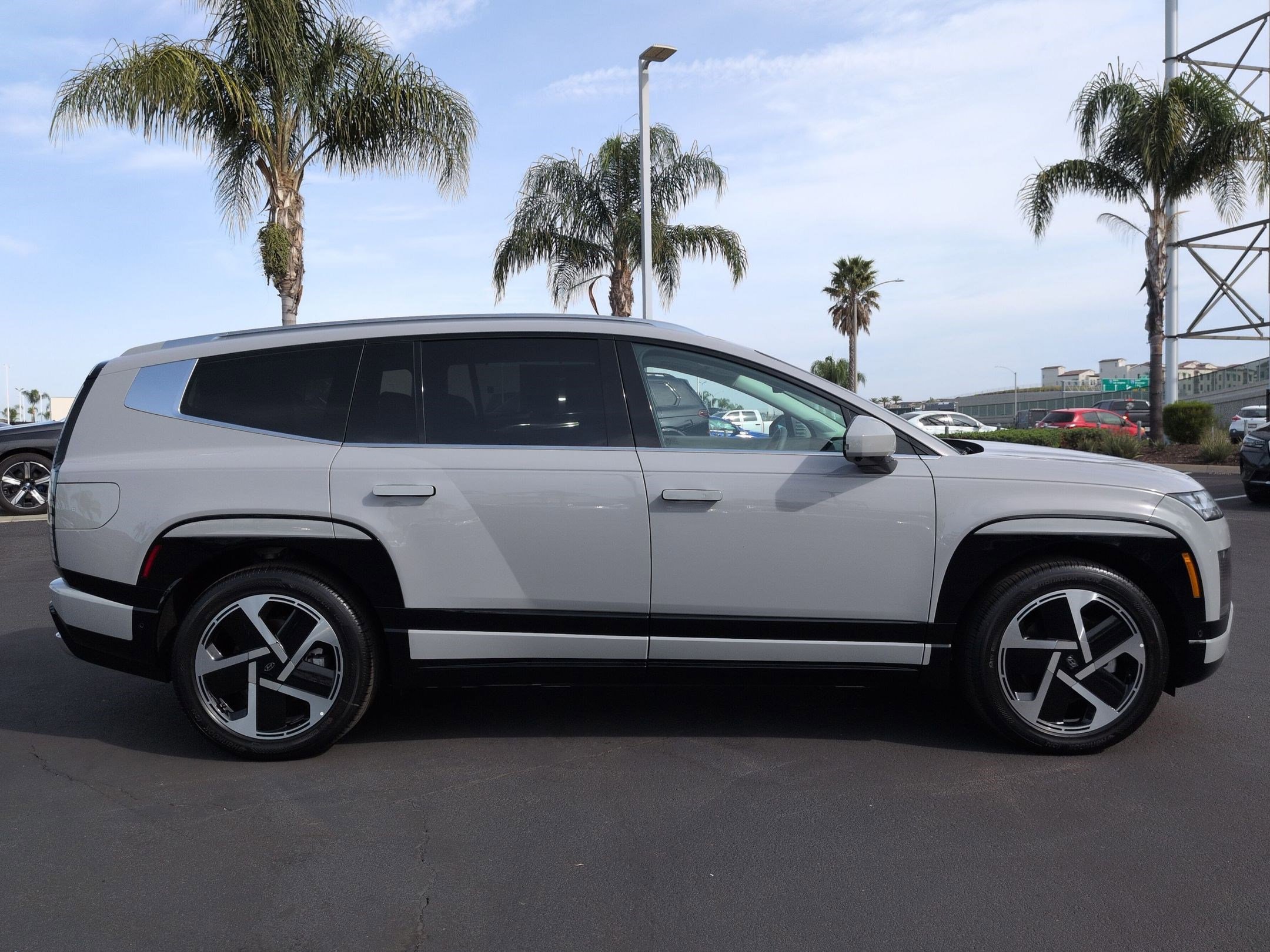 Used 2026 Hyundai Ioniq 9 Limited image 11