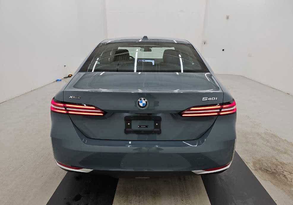 Used 2026 BMW 540i xDrive AWD/4WD image 5