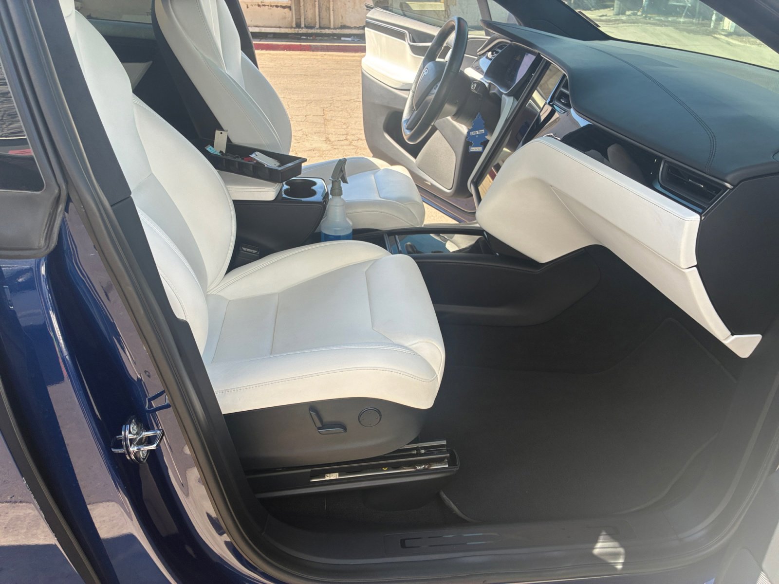 Used 2018 Tesla Model X 75D image 24