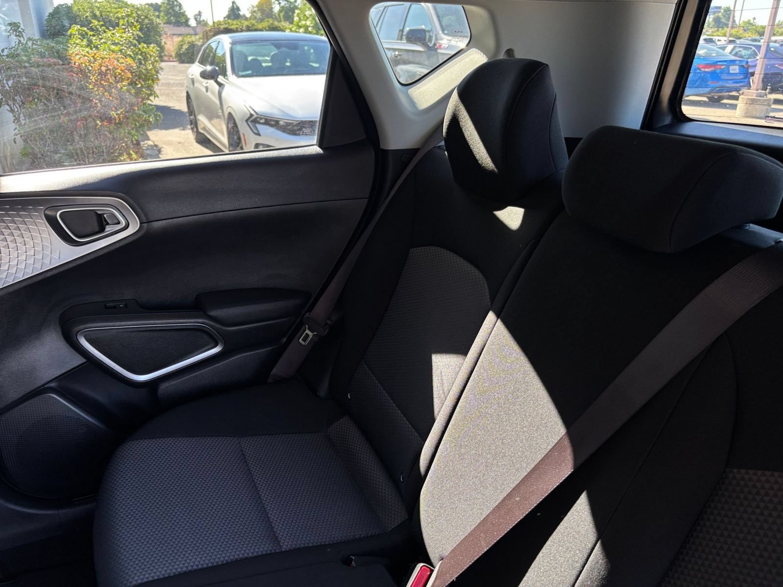 Used 2025 Kia Soul LX w/ LX Technology Package FWD image 37