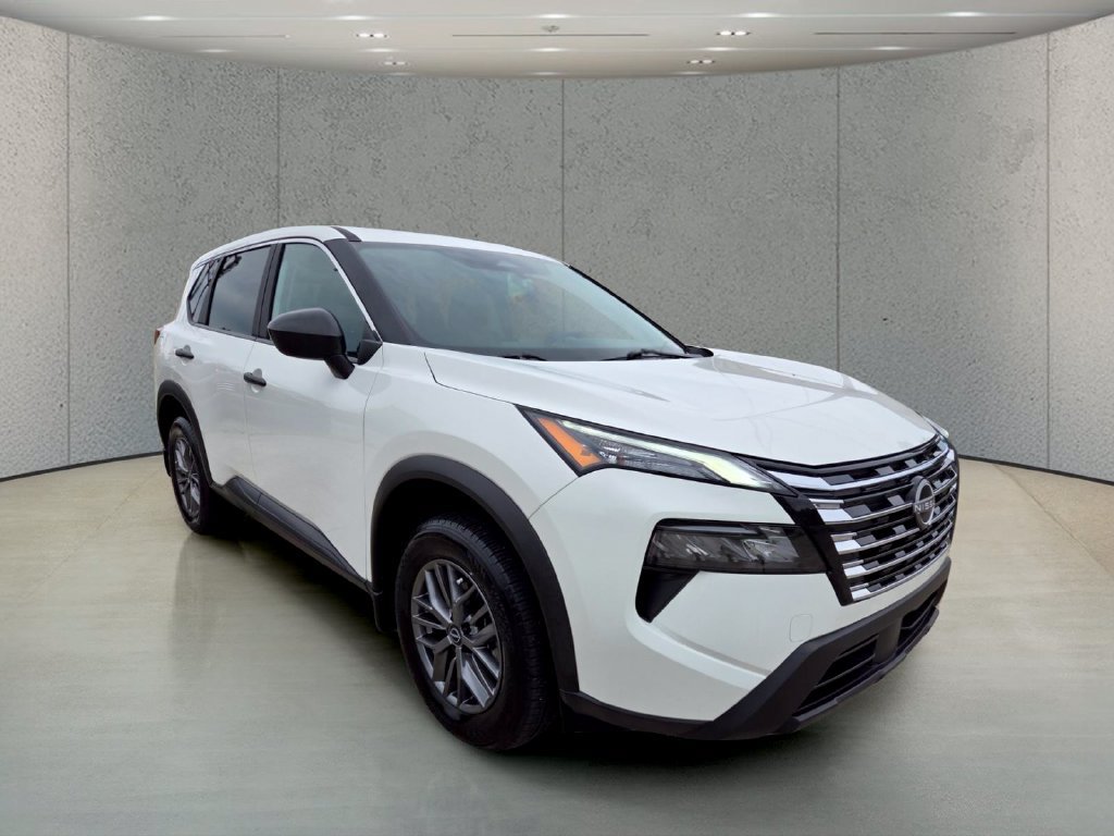 Used 2026 Nissan Rogue S FWD image 7