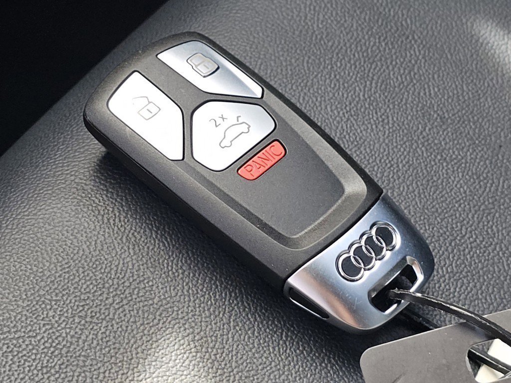 Used 2023 Audi Q5 2.0T Premium w/ Convenience Package AWD/4WD image 34