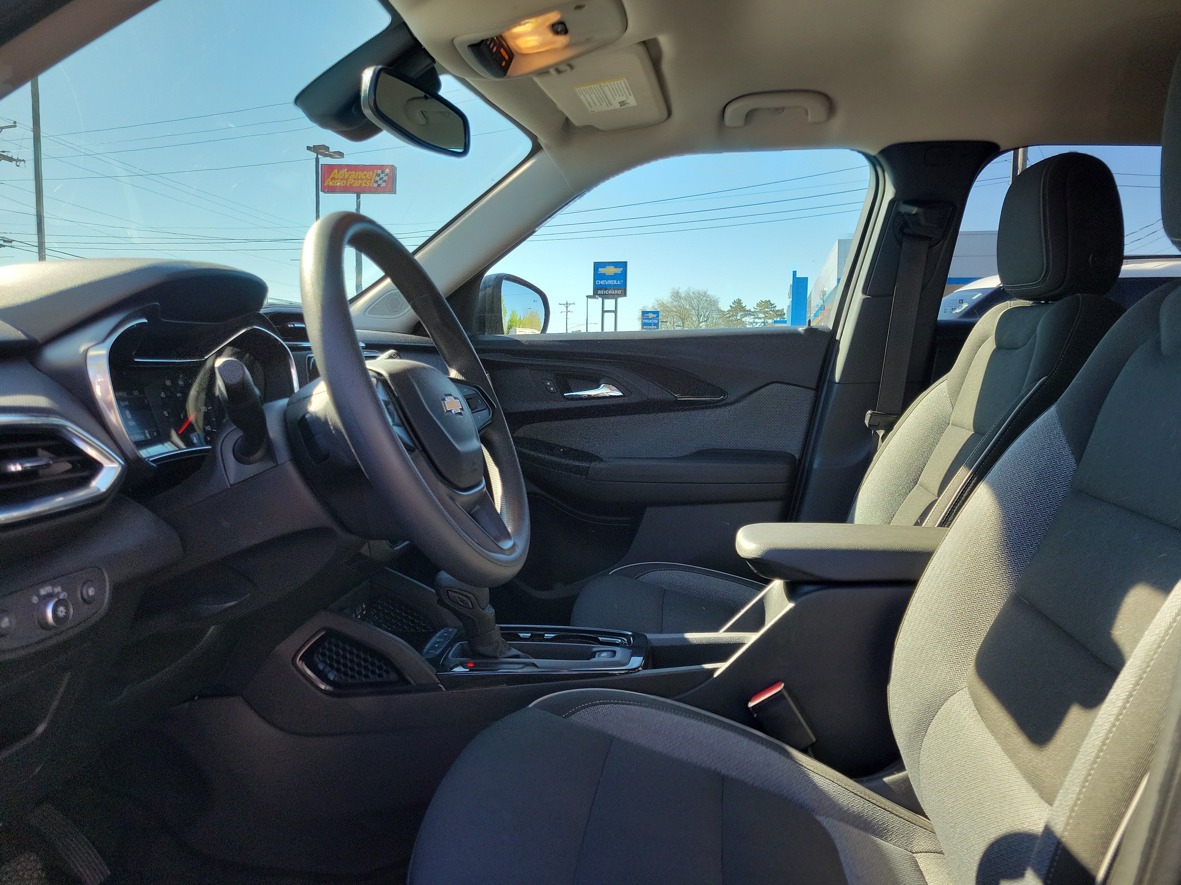 Used 2023 Chevrolet TrailBlazer LT w/ Convenience Package AWD/4WD image 15