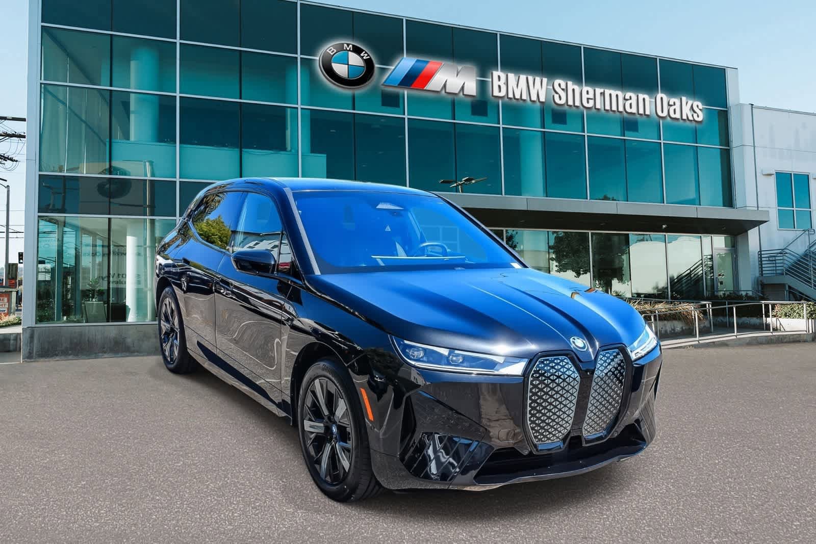 Certified 2023 BMW iX xDrive50 w/ Sport Package AWD/4WD image 3