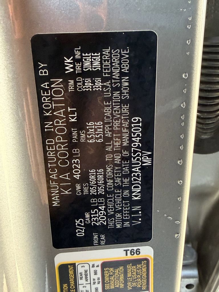 Used 2025 Kia Soul LX w/ LX Technology Package FWD image 33