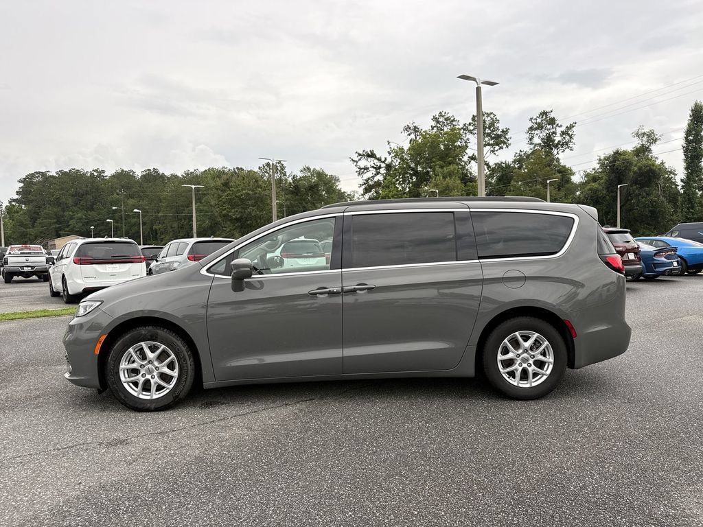 Used 2022 Chrysler Pacifica Touring-L FWD image 8