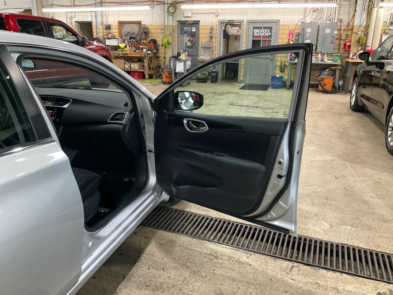 Used 2017 Nissan Sentra SV w/ All Weather Package FWD image 21