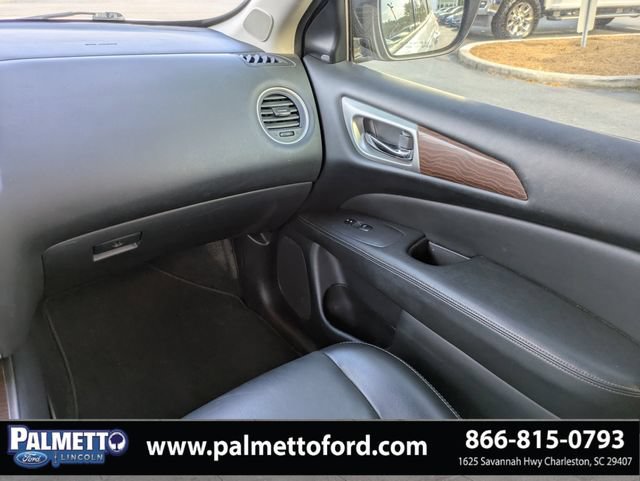 Used 2019 Nissan Pathfinder Platinum FWD image 16