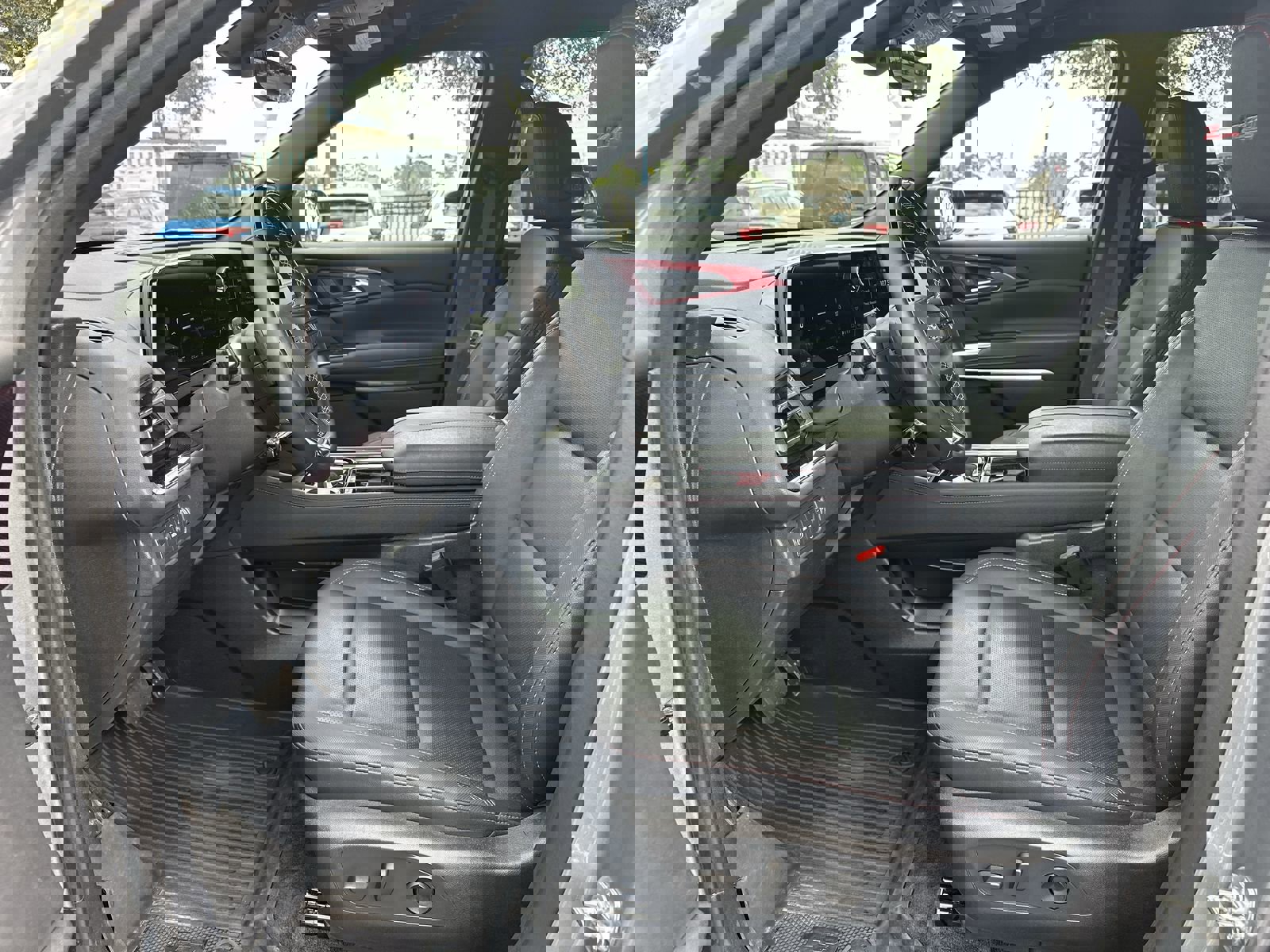 Used 2024 Chevrolet Traverse Z71 w/ Enhanced Driving Package image 16